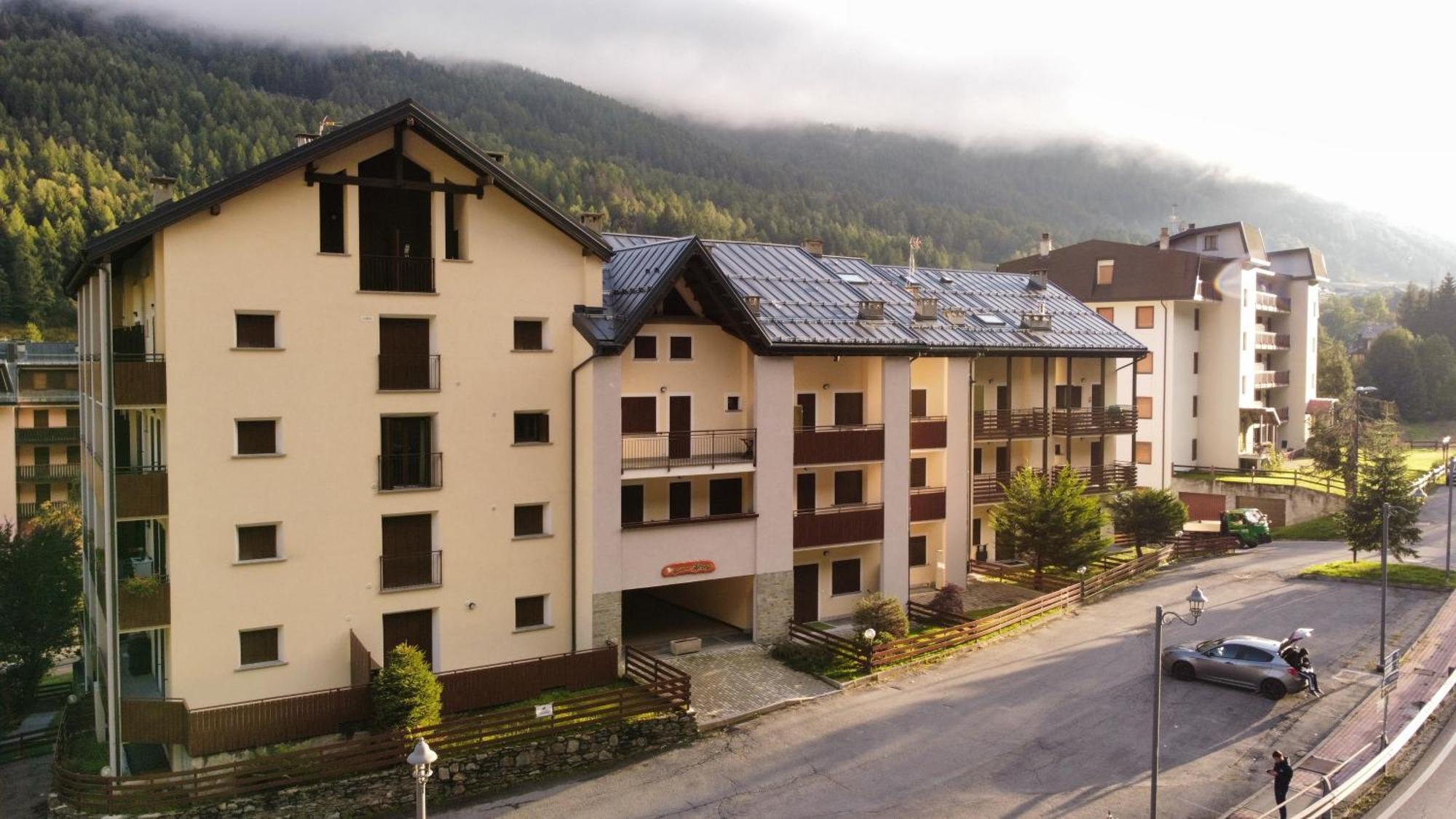 Aprica , Lusso A 300M Dalle Piste Da Sci, Garage Privato E Deposito Sci Gratuito Le Bratte Exterior photo